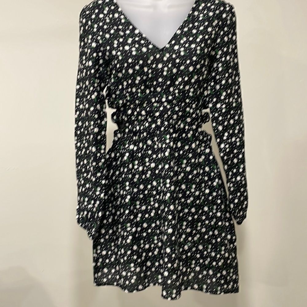 NWT Jolie & Joy floral dress. Size M. (8/10).